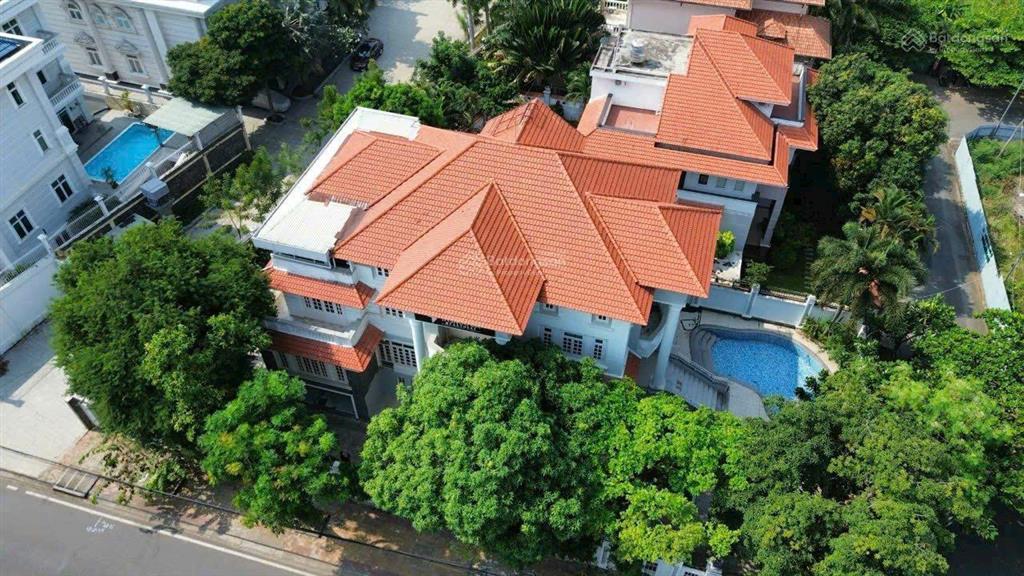 Đất view sông  góc 3 mặt tiền nguyễn văn hưởng, p. thảo điền  45m x 22m  300 tỷ