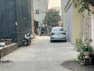 Bán đất la tinh đông la đường thông ô tô tránh nhau.  0983 477 ***