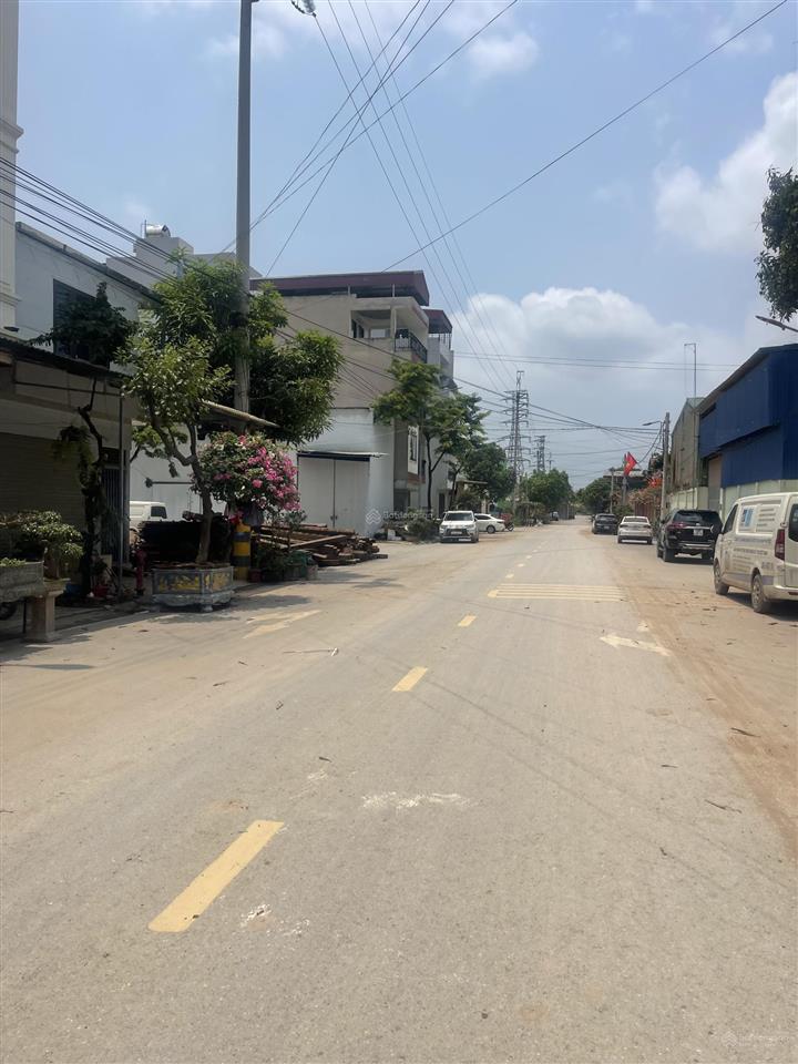 Bán nhanh lô đất trục chính đấu giá x1 đông la kinh doanh mọi mặt hàng.  0983 477 ***