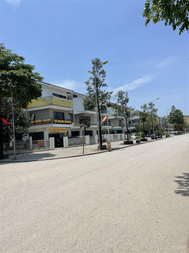 Bán căn liền kề 100m khu đô nghĩa hà đông giá 17.9 tỷ.  0983 477 ***