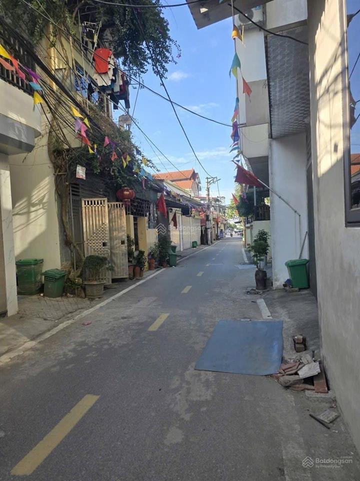 Bán lô đất 48m trục chính kinh doanh la tinh sẵn nhà cấp 4.  0983 477 ***