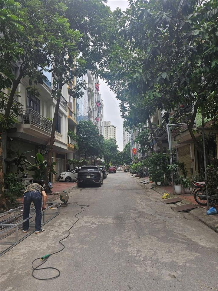 Bán nhanh lô đất dịch vụ dọc bún 2 la khê cạnh khu đô thị văn khê hà đông.  0983 477 ***