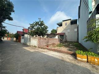 Bán nhanh lô đất đường ô tô tránh yên sơn quốc oai.  0983 477 ***
