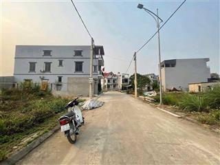Bán lô đất đấu giá x2 la tinh giá 135tr/m.  0983 477 ***