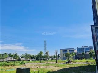 Bán suất cụm công nghiệp đông la giáp đô nghĩa 360m2, 3.5 tầng.  0983 477 ***