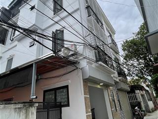 Bán nhà 4 tầng lô góc la tinh ô tô lùi cửa.  0983 477 ***