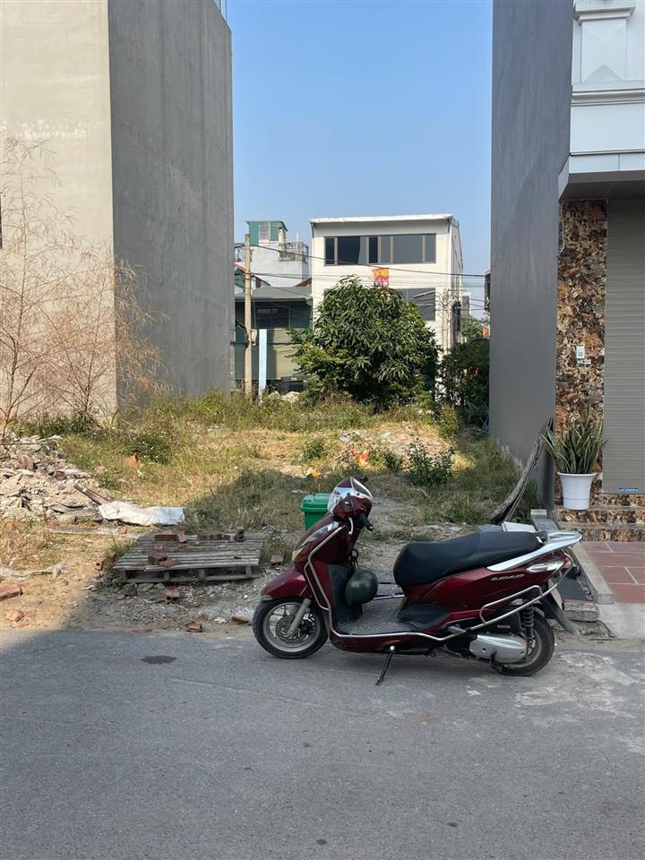 Bán lô đất đấu giá x4 cửa kho đông la 54m2 hướng đông nam.  0983 477 ***
