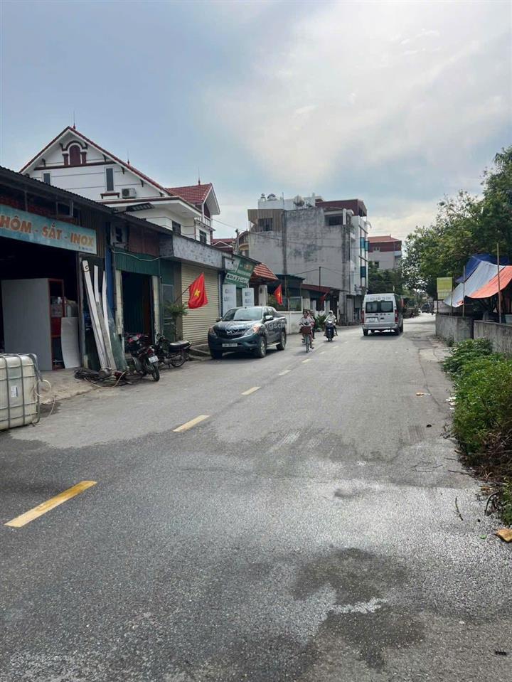 Bán nhanh lô đất thổ cư đồng mai trong đê 2,3 tỷ.  0983 477 ***