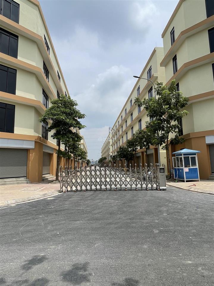Cho thuê liền kề cụm công nghiệp đông la sát khu đô thị đô nghĩa.  0983 477 ***