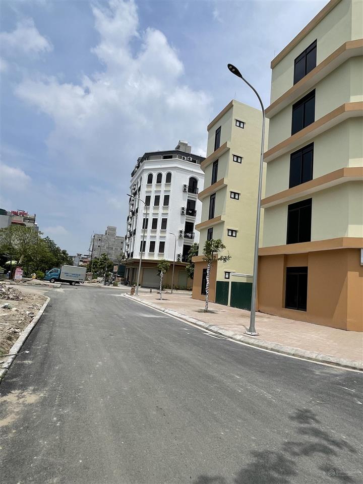 Cho thuê liền kề cụm công nghiệp đông la sát khu đô thị đô nghĩa.  0983 477 ***