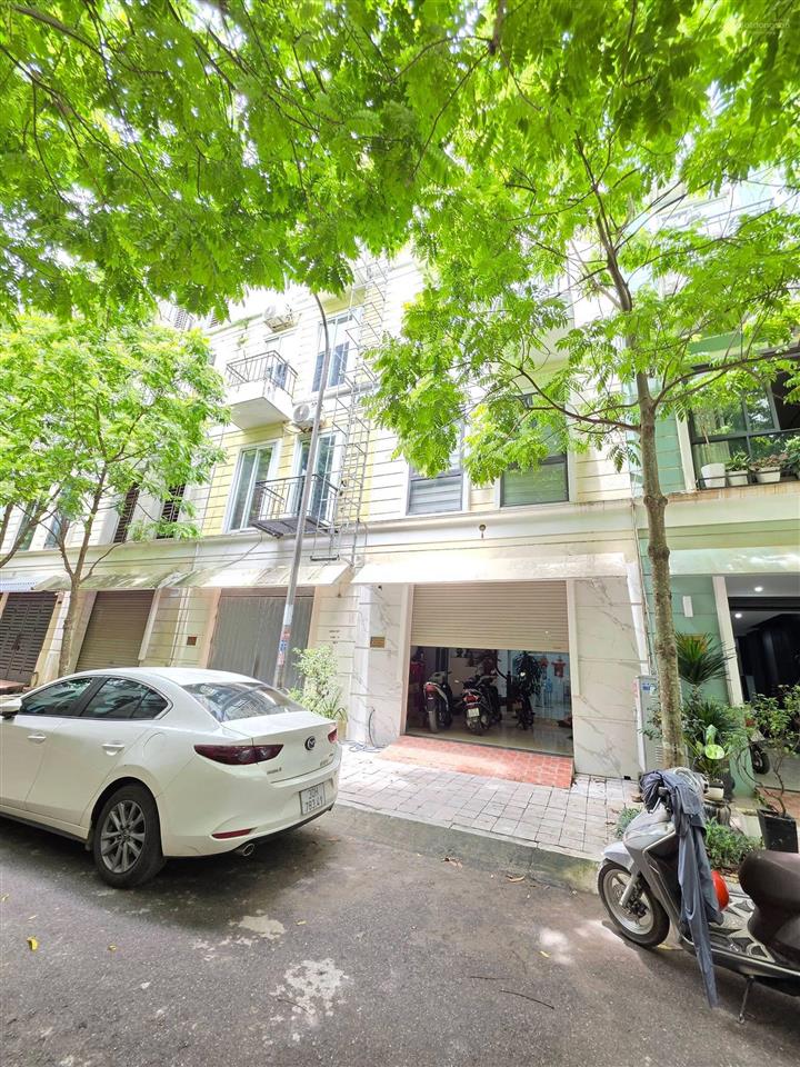 Bán nhanh căn liền kề khu đô thị đô nghĩa hà đông 2 mặt thoáng 14.2 tỷ.  0983 477 ***