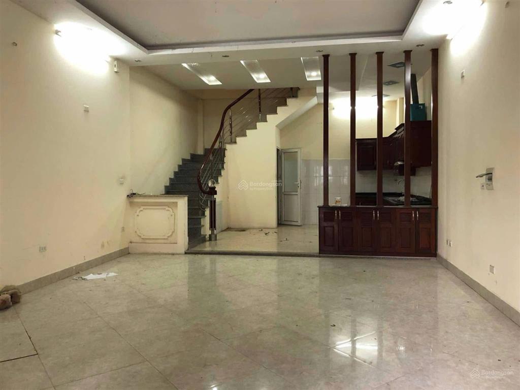 Cho thuê căn nhà 4 tầng khu đấu giá mậu lương hà đông 12tr.  0983 477 ***