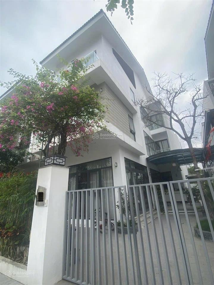 Bán căn nhà dân xây 3 tầng la tinh, đông la, giá 3,5 tỷ.  0983 477 ***