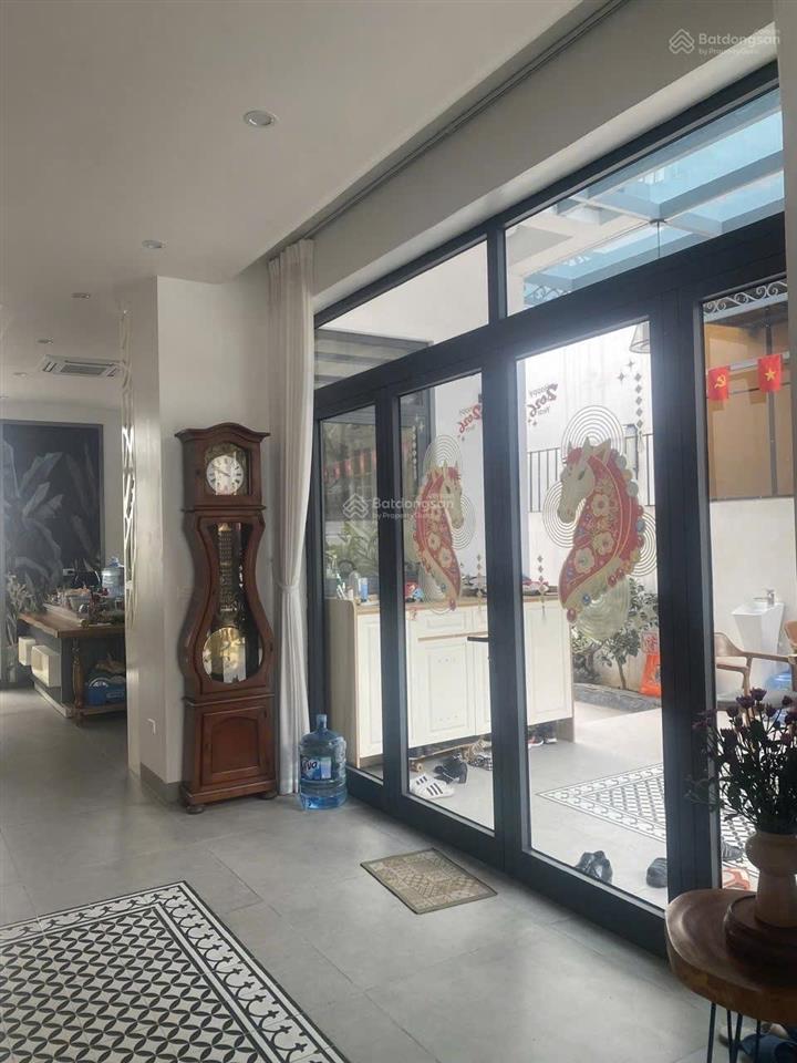 Bán căn biệt thự full nội thất sol lake villa khu đô thị đô nghĩa hà đông 140tr/m2.  0983 477 ***