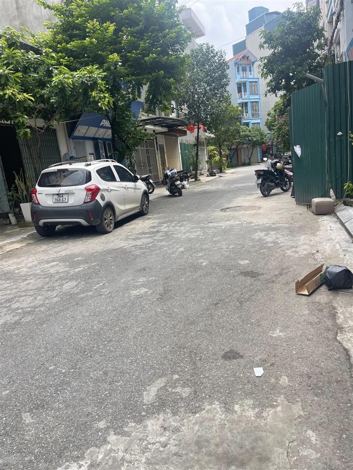 Cho thuê nhà 5 tầng khu đô thị văn phú hà đông ô tô đỗ cửa giá 18tr.  0983 477 ***