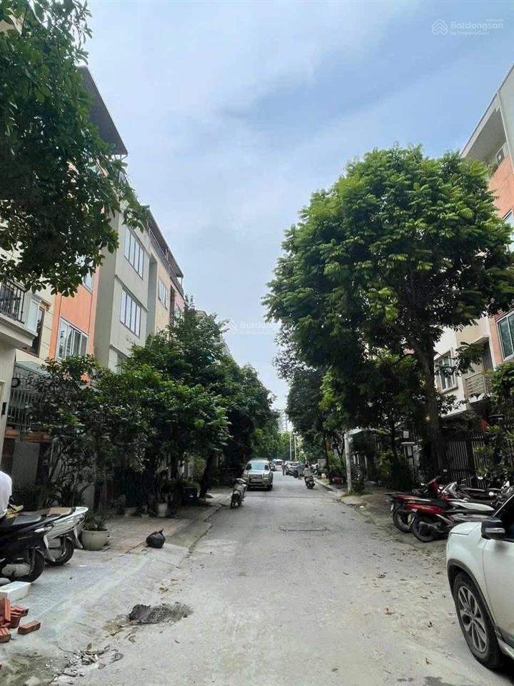 Bán nhanh căn liền kề khu đô thị văn khê hà đông hoàn thiện giá 16.95 tỷ.  0983 477 ***