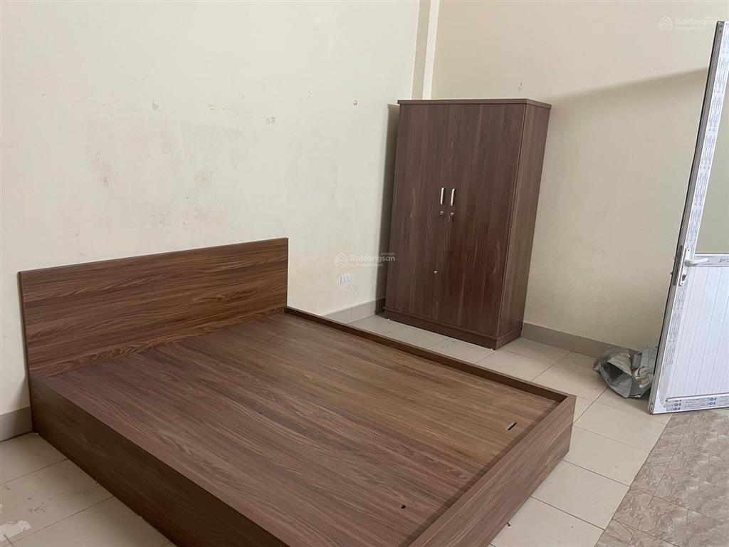 Cho thuê nhà 4 tầng khu phân lô đấu giá mậu lương hà đông 12tr/tháng đồ cơ bản.  0983 477 ***