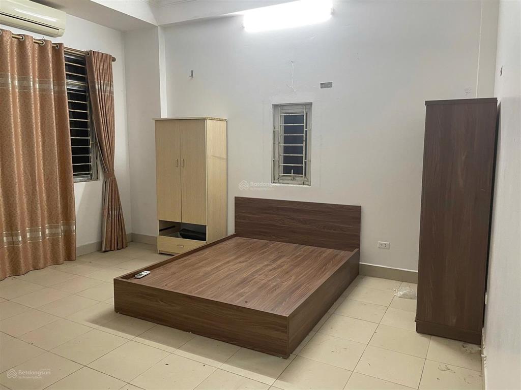 Cho thuê nhà 4 tầng khu phân lô đấu giá mậu lương hà đông 12tr/tháng đồ cơ bản.  0983 477 ***