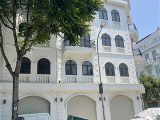 Cho thuê liền kề đô nghĩa 100m2 5 tầng thô giá 8tr.  0983 477 ***
