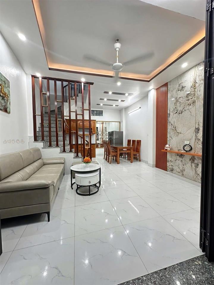 Chính chủ bán nhà ngõ 88/42 la nội dương nội 5 tầng để lại nội thất.  0983 477 ***