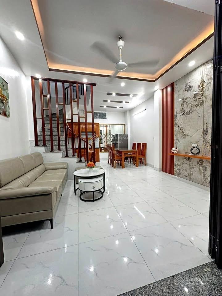 Chính chủ bán nhà ngõ 88/42 la nội dương nội 5 tầng để lại nội thất.  0983 477 ***