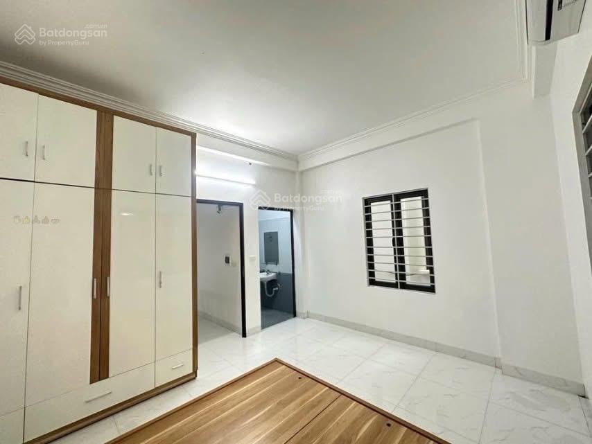 Chính chủ bán nhà ngõ 88/42 la nội dương nội 5 tầng để lại nội thất.  0983 477 ***