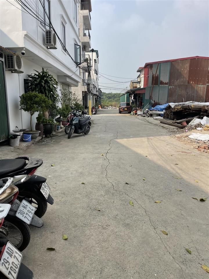 Bán nhanh lô đất thổ cư đồng nhân đông la ô tô đỗ cửa 2.3 tỷ.  0983 477 ***