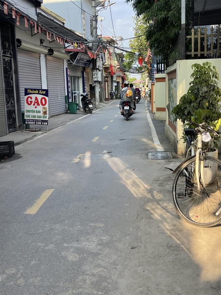 Bán đất trục chính la tinh đông la giá 127tr/m.  0983 477 ***