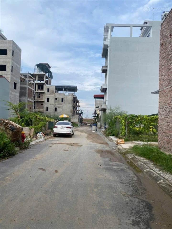 120tr/m  lô đất tái định cư vành đai 4 la tinh 2 mặt tiền view hồ điều hòa.  0983 477 ***