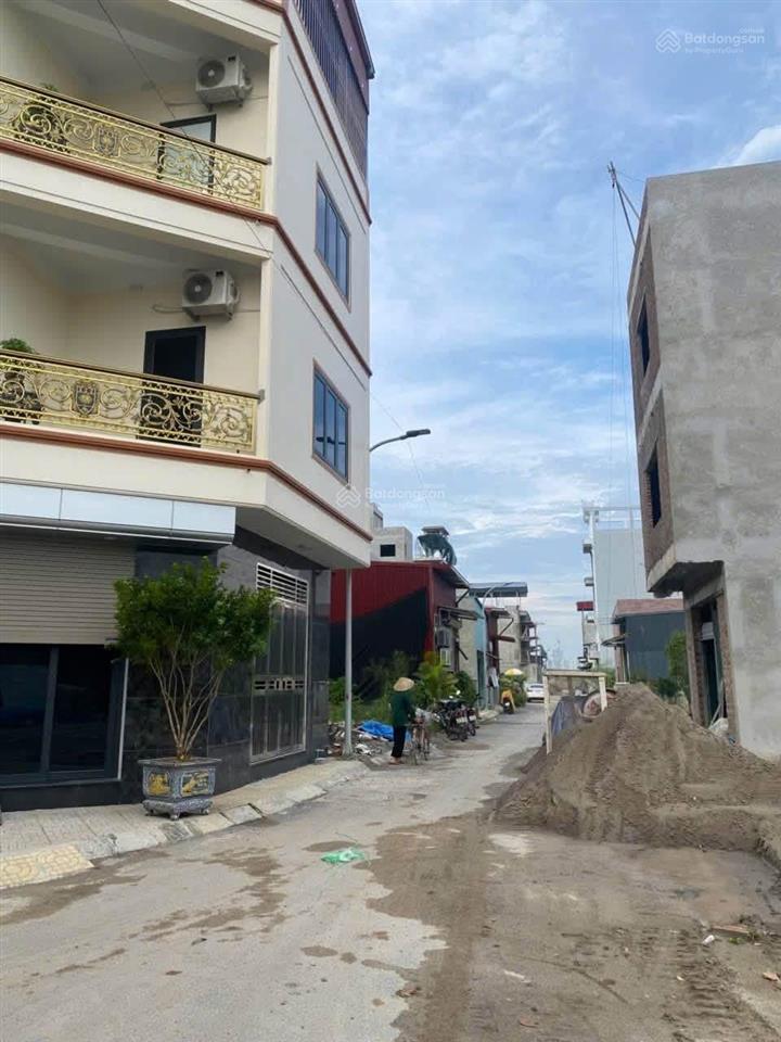 120tr/m  lô đất tái định cư vành đai 4 la tinh 2 mặt tiền view hồ điều hòa.  0983 477 ***