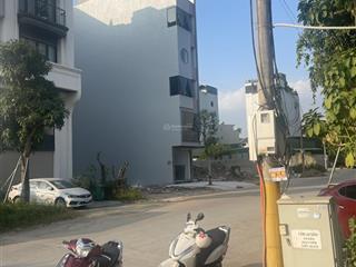 Bán nhanh lô đất dịch vụ đồng giường sát khu d gleximco mặt đường 21m giá 155tr/m.  0983 477 ***