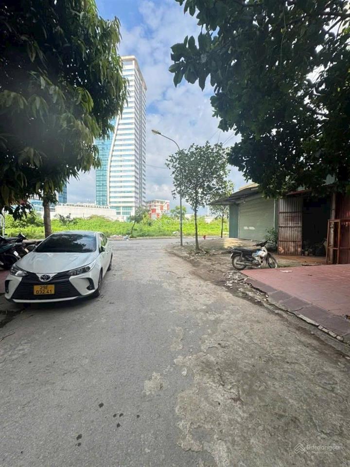 Bán căn nhà 4 tầng tại dịch vụ khu c yên nghĩa hà đông 10.8 tỷ.  0983 477 ***