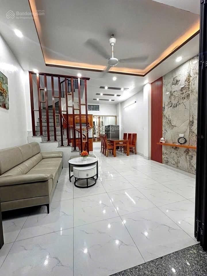 Mình cho thuê nhà 5 tầng tại ngõ 88/42 la nội, dương nội, đã có nội thất giá 10tr.  0983 477 ***
