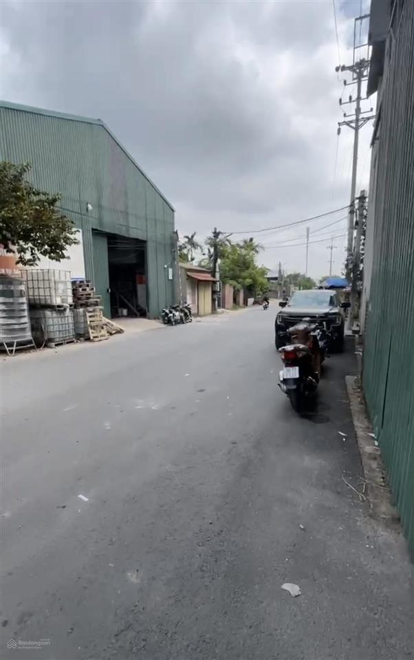 Bán nhanh lô đất 46m la tinh đường thông giá hơn 80tr/m.  0983 477 ***