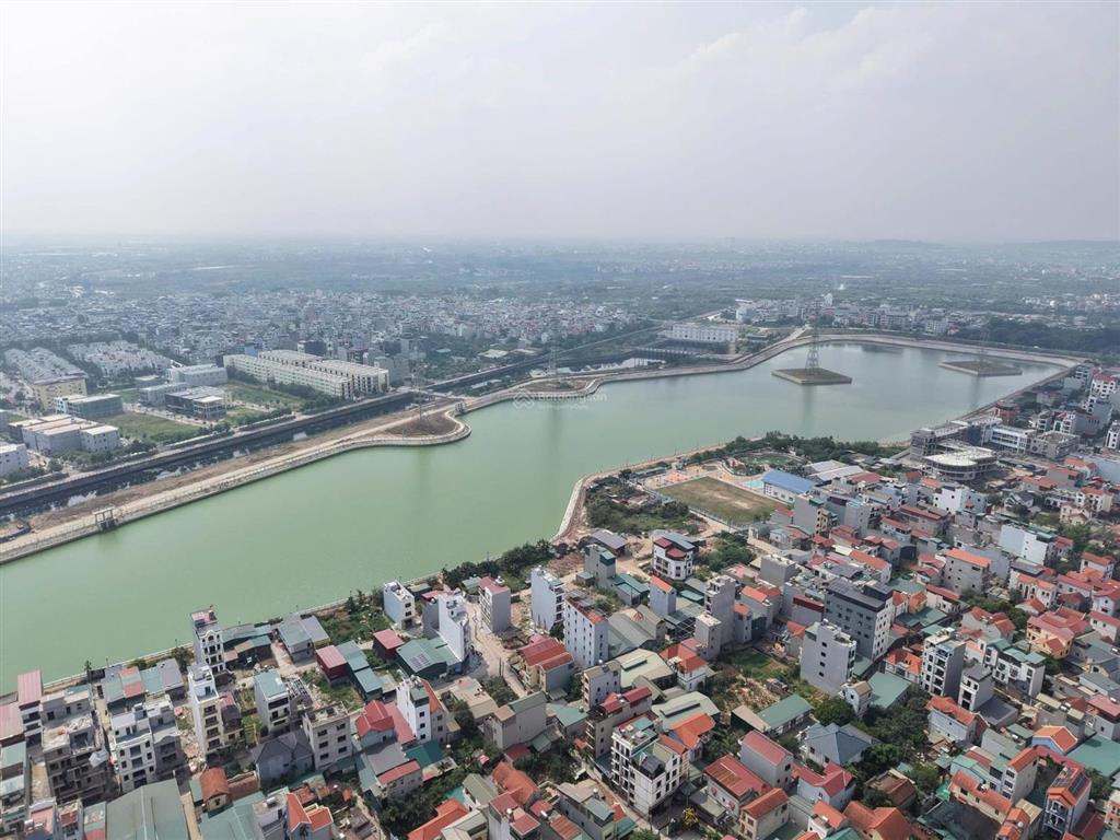 7.9 tỷ lô đất đấu giá x4 cửa kho đông la hướng đông nam.  0983 477 ***
