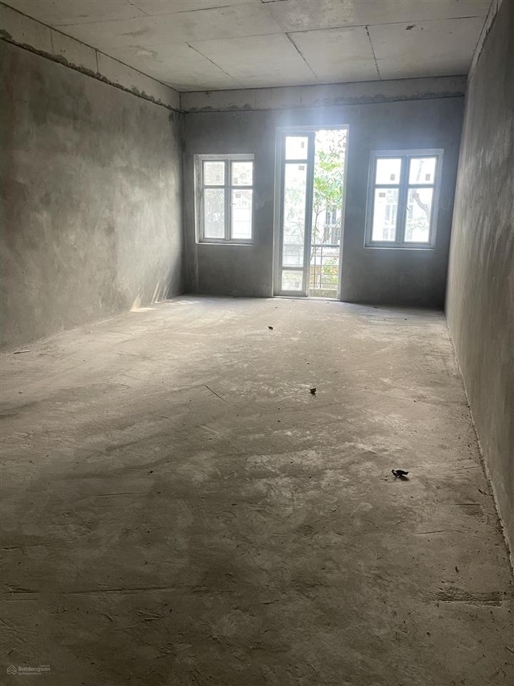 Cho thuê liền kề đô nghĩa 100m x 5 tầng giá 15tr.  0983 477 ***