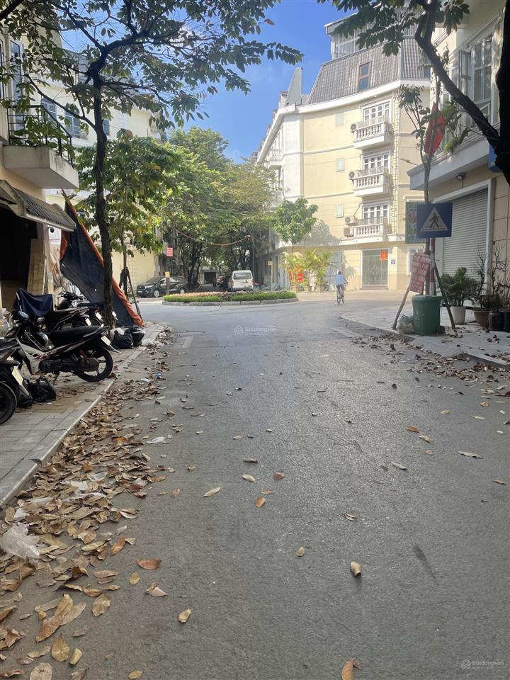 Cho thuê liền kề đô nghĩa 100m x 5 tầng giá 15tr.  0983 477 ***