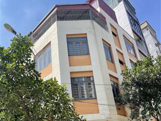 Cho thuê nhà lô góc 4 tầng khu dịch vụ dương nội hà đông 14tr/th.  0983 477 ***
