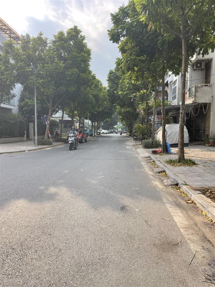 Bán nhanh lô đất dịch vụ khu d yên nghĩa hà đông 8.8 tỷ.  0983 477 ***