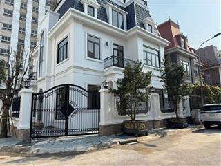 Tin chuẩn! làm việc chính chủ. biệt thự sa đôi. lô góc, 3 mặt tiền. ở sướng. dòng tiền 600tr/năm
