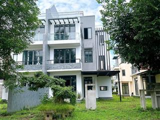 Bán gấp căn bt song lập. view suối cực đẹp. thoáng mát quanh năm. gần nhiều tiện ích. sổ đỏ lâu dài