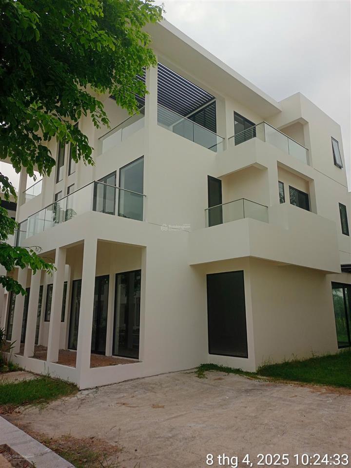 Bán biệt thự song lập green center long an, trong khu west lakes golf , dt 200m, giá 7,7 tỷ full