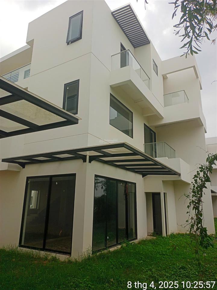 Bán biệt thự song lập green center long an, trong khu west lakes golf , dt 200m, giá 7,7 tỷ full