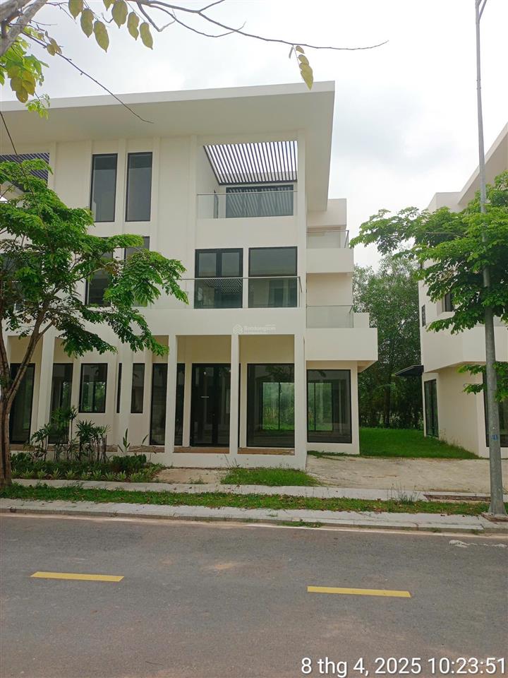 Bán biệt thự song lập green center long an, trong khu west lakes golf , dt 200m, giá 7,7 tỷ full