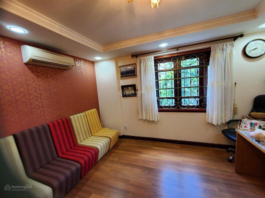 Biệt thự 200m2  nội thất gỗ cao cấp