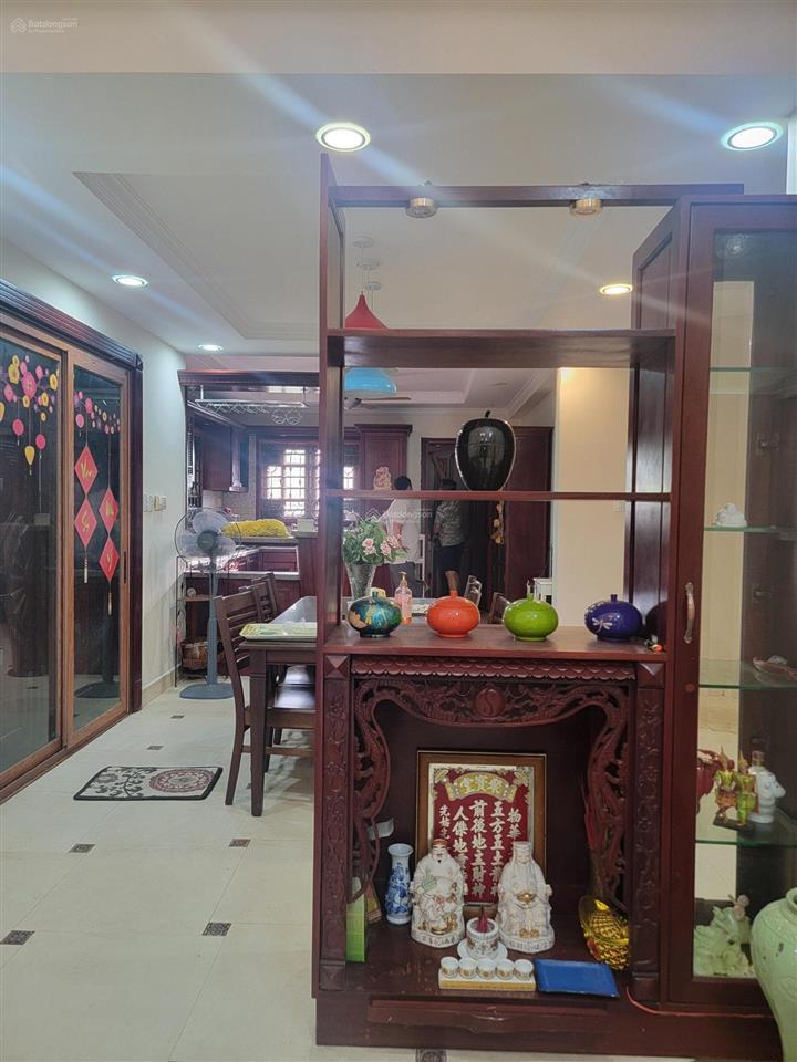 Biệt thự 200m2  nội thất gỗ cao cấp