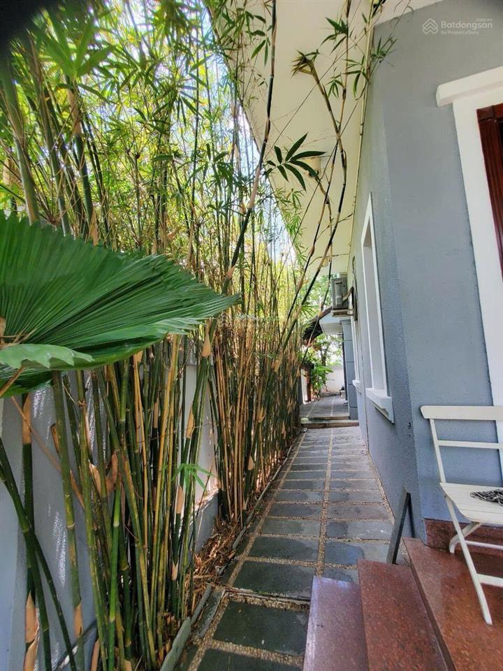 Biệt thự 200m2  nội thất gỗ cao cấp