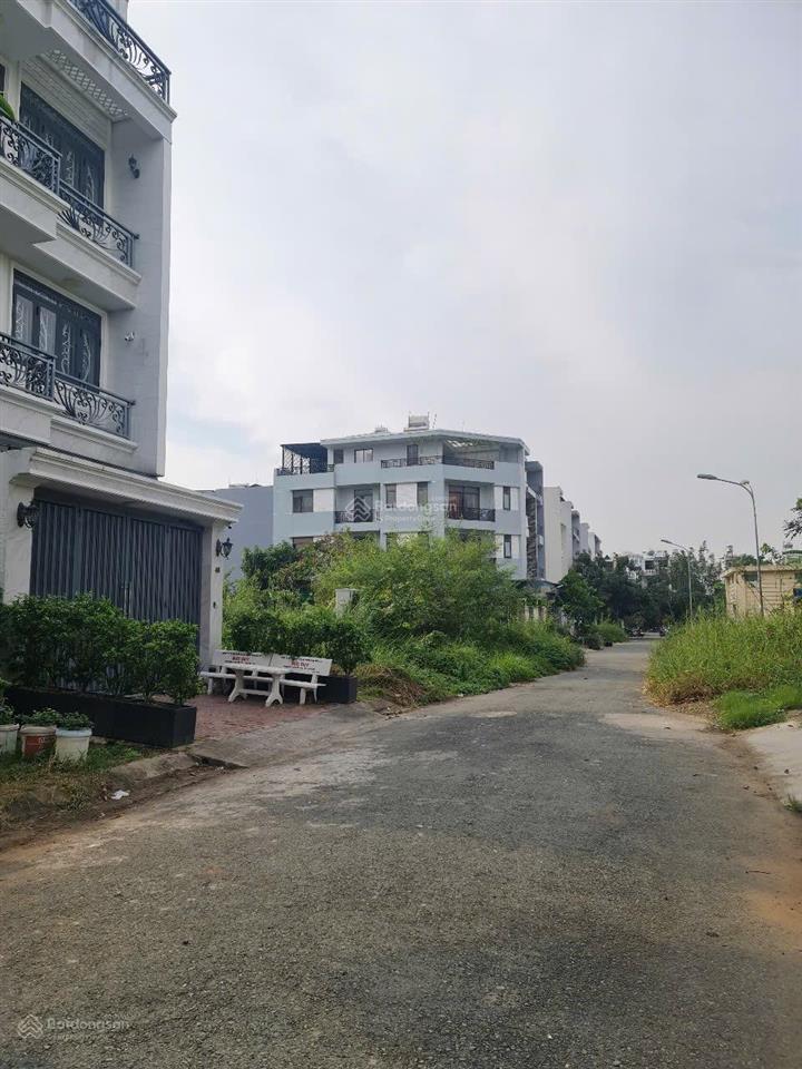 Bán nhà mặt phố, kdc làng việt kiều phong phú 13e, 8,2 tỷ, 100m2, nhà đẹp