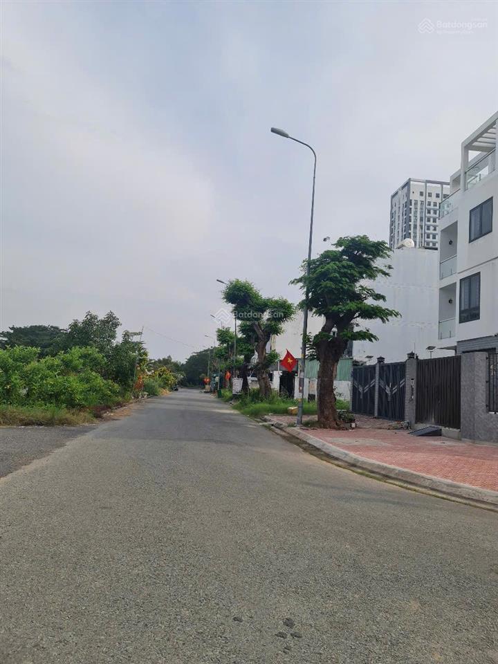 Bán nhà mặt phố, kdc làng việt kiều phong phú 13e, 8,2 tỷ, 100m2, nhà đẹp