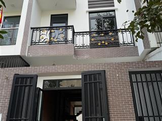 Bán nhà phố thô kdc 13, căn thô, sổ hồng giá rẻ nhất kdc
